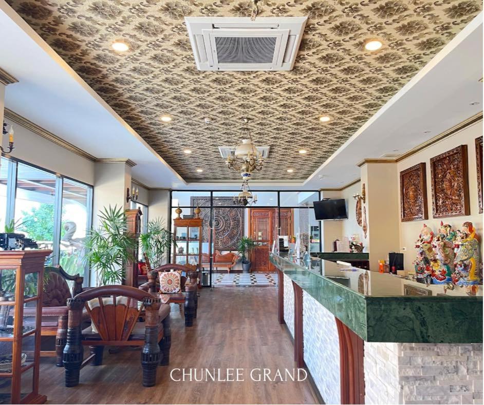 Готель Chunlee Grand Korat Накхонратчасіма Екстер'єр фото